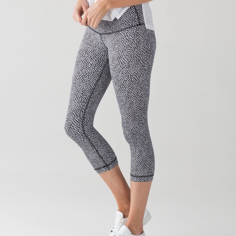 Lululemon Wunder Under Crop III Scatter Star Arctic Gray Black Leggings 10
